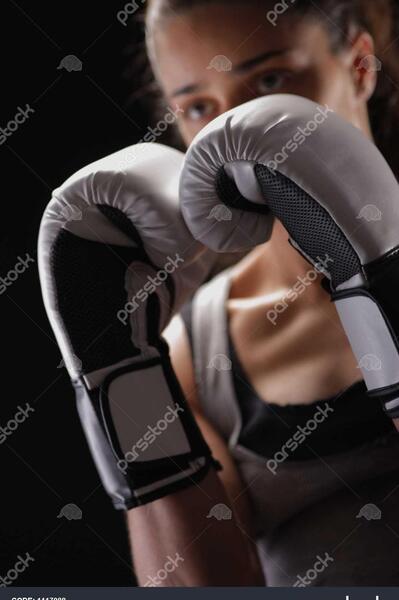 عکس ورزش بوکس دخترانه