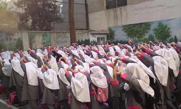 عکس ورزش صبحگاهی مدرسه