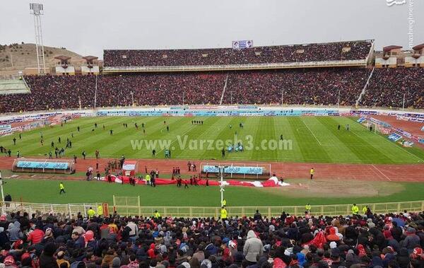 عکس از ورزشگاه یادگار امام تبریز