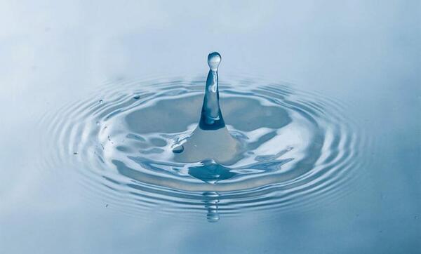عکس از قطره آب