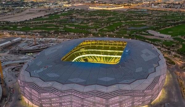 عکس ورزشگاه پرسپولیس توسط بانک شهر