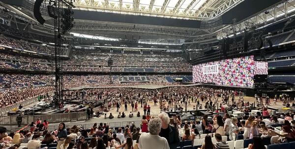 عکس ورزشگاه رئال ماد