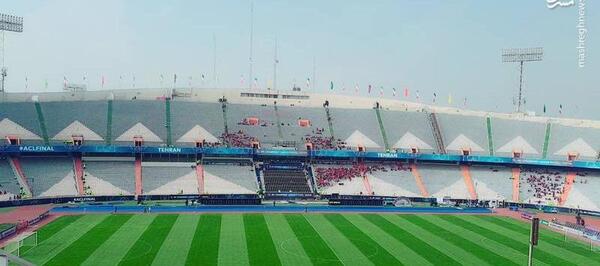 عکس از چمن ورزشگاه آزادی