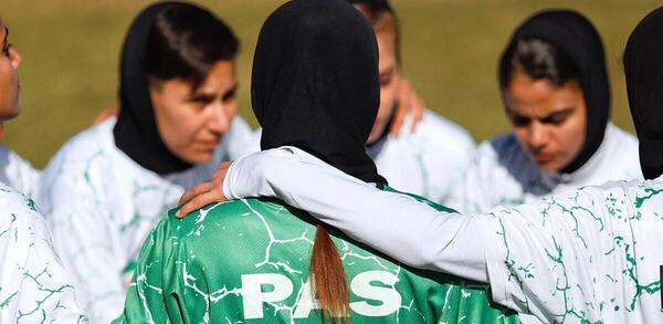عکس ورزشگاه پاس همدان
