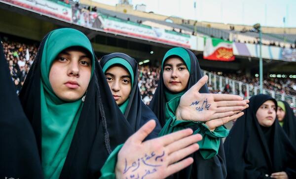 عکس بانوان در ورزشگاه آزادی امروز