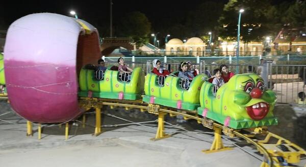 عکس قطار پارک شادی یزد