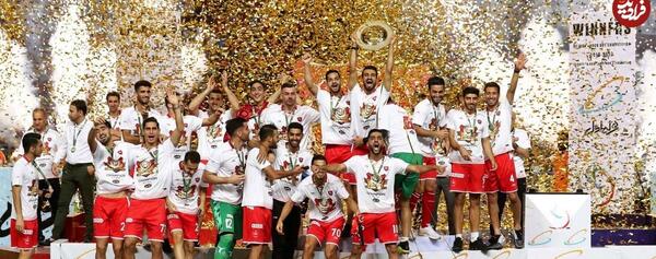 عکس پرسپولیس با جام جهانی
