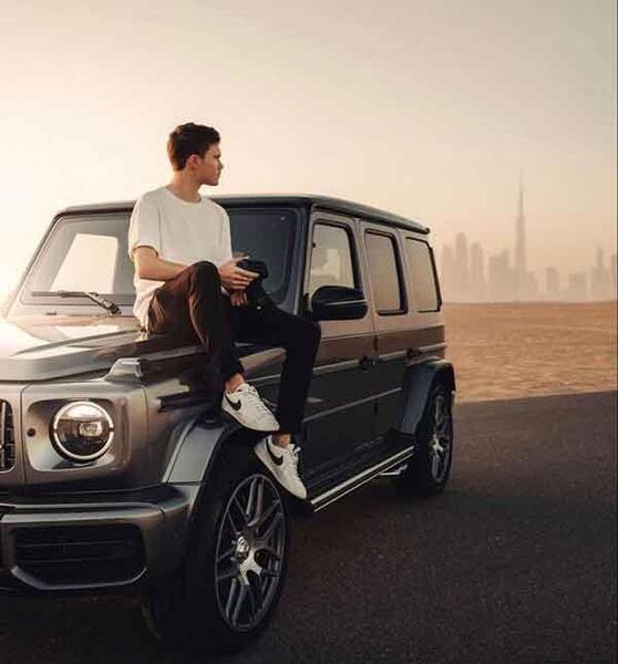 عکس دختر لاکچری با ماشین