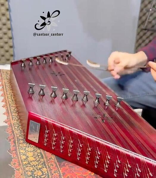 عکس هنری دختر با سنتور