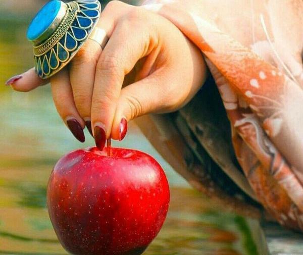 عکس دختر یلدایی کیوت
