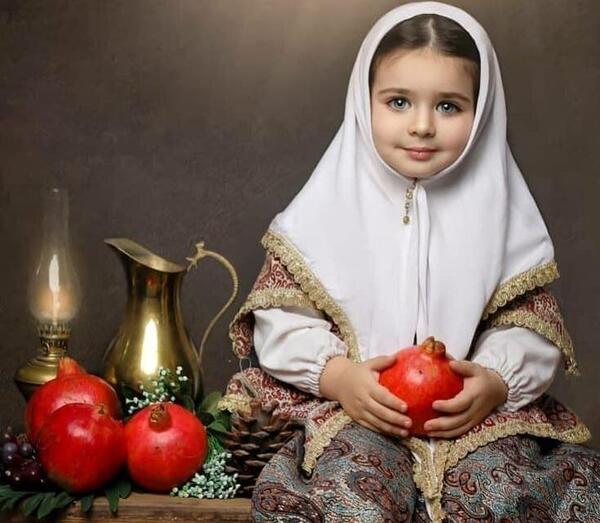 عکس دختر شب یلدایی