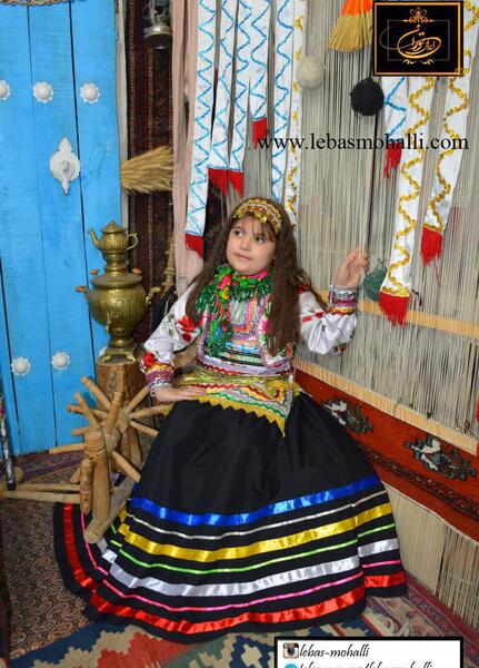 عکس دختر با لباس قاجاری