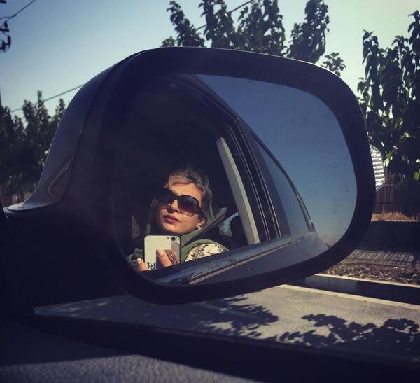عکس دختر سلفی تو اینه
