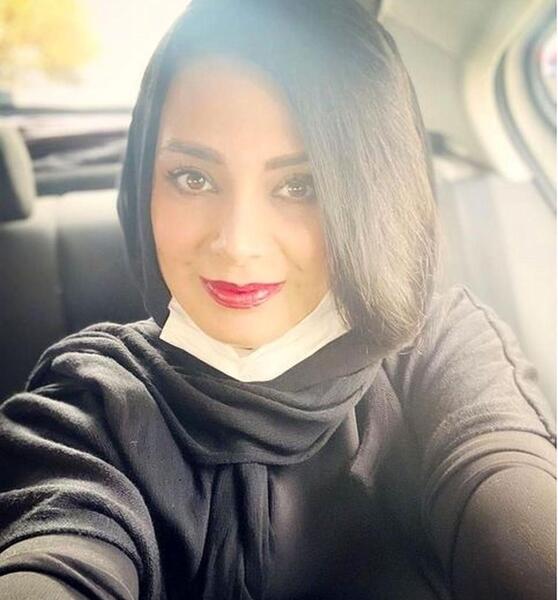عکس سلفی دختر ایرانی در خانه