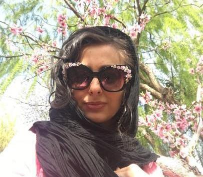 عکس دختر تهرانی با عینک دودی