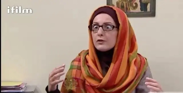 عکس خانم شیرزاد در ساختمان پزشکان