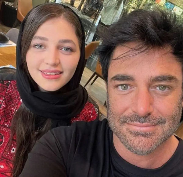 عکس عروسی گلزار با زنش