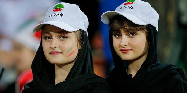 عکس خانم نقی معمولی
