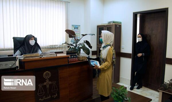 عکس خانم قاضی گزیده