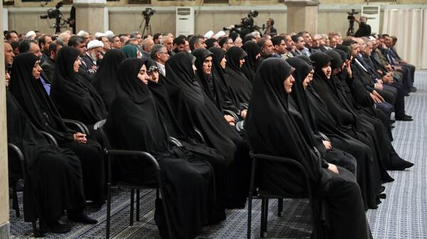 عکس خانم جلسه ای بی اعصاب