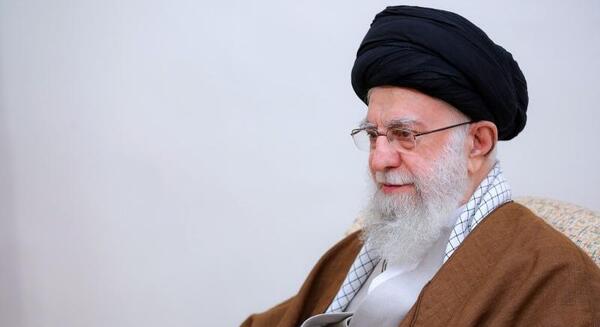 عکس آقای جلیلی با رهبری