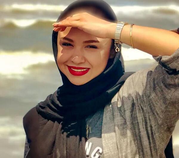 عکس خواهر اقای پلیس در لیسانسه ها