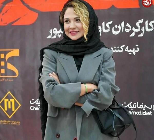 عکس خواهر اقای پلیس در لیسانسه ها
