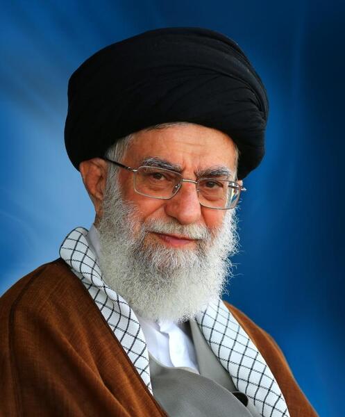 عکس آقای خامنه ای بدون عمامه