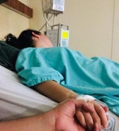عکس فیک دخترونه دست شکسته