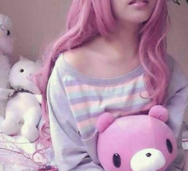 عکس کیوت صورتی پروفایل