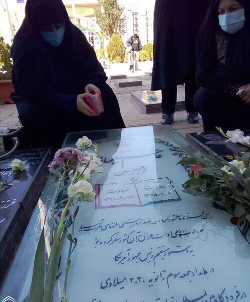 عکس قبر حاج قاسم در کرمان