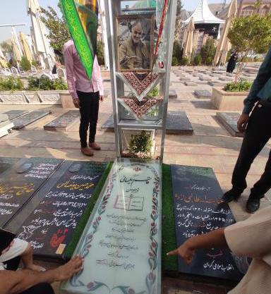 عکس قبر حاج قاسم در کرمان