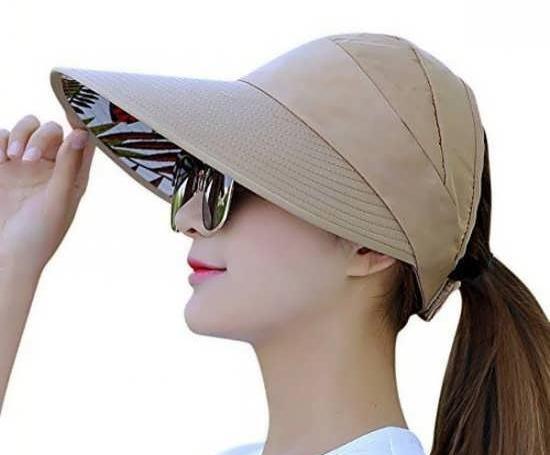 ژست عکس با کلاه کپ دخترانه