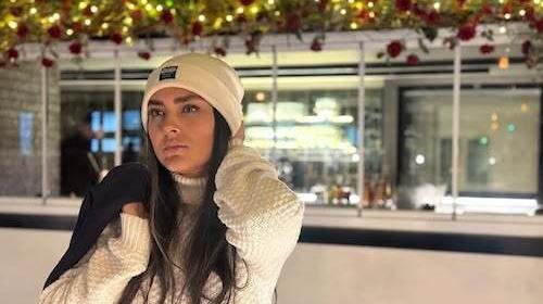 ژست عکس با کلاه هودی