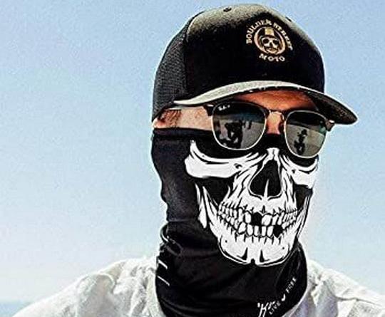 عکس با کلاه نقاب دار