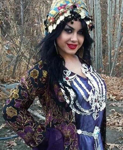 عکس لباس کردی با کلاه