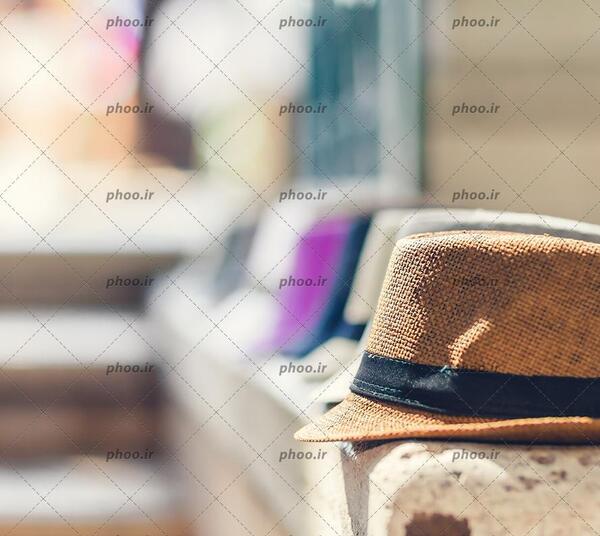 عکس با کلاه لبه دار