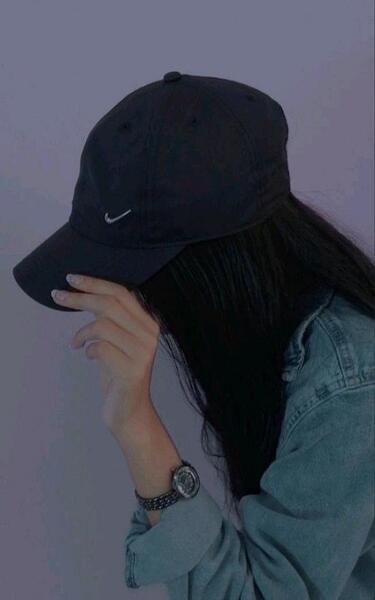 عکس با کلاه لبه دار