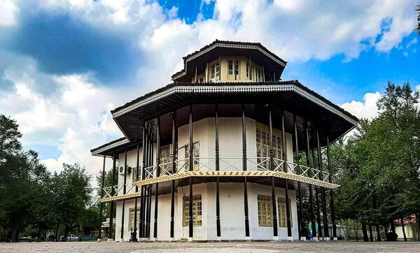 عکس عمارت کلاه فرنگی شیراز