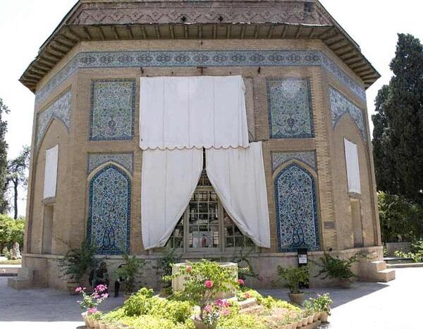 عکس عمارت کلاه فرنگی شیراز