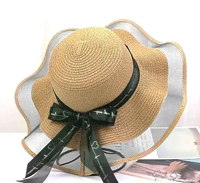 ایده عکس با کلاه ساحلی