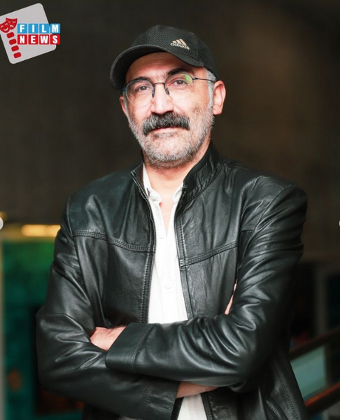 عکس صحرا اسدالهی با کلاه زرد