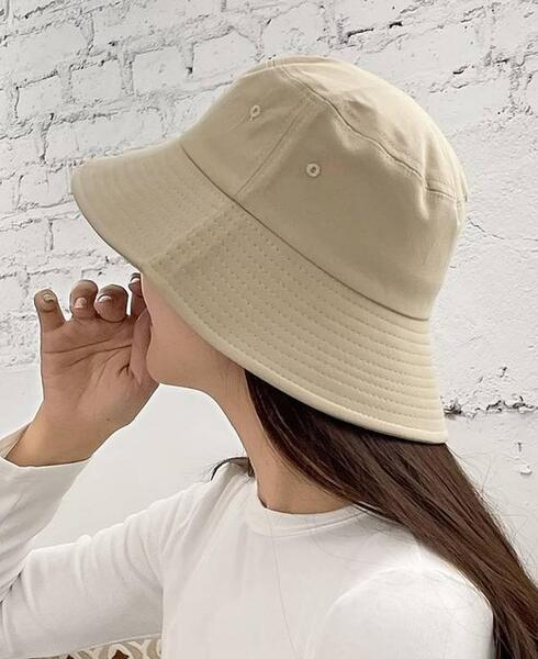 ژست عکس با کلاه باکت