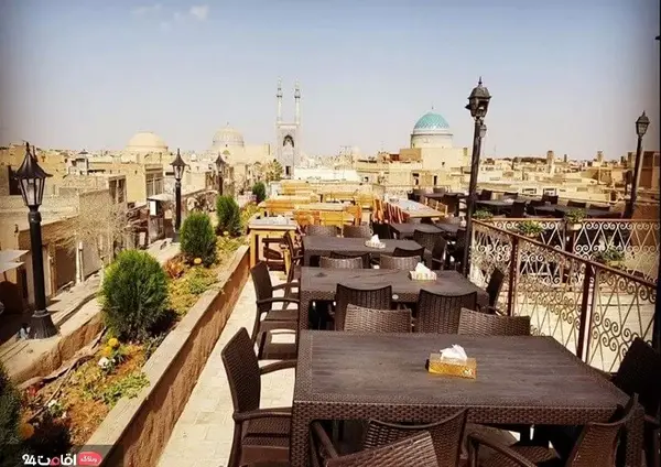 عکس رستوران ماه و خورشید یزد