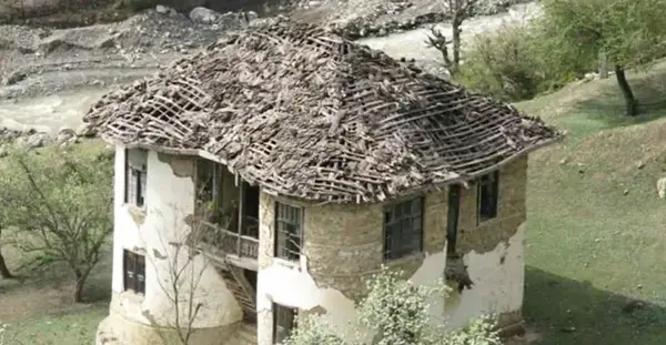 عکس کلبه وحشت بندر انزلی