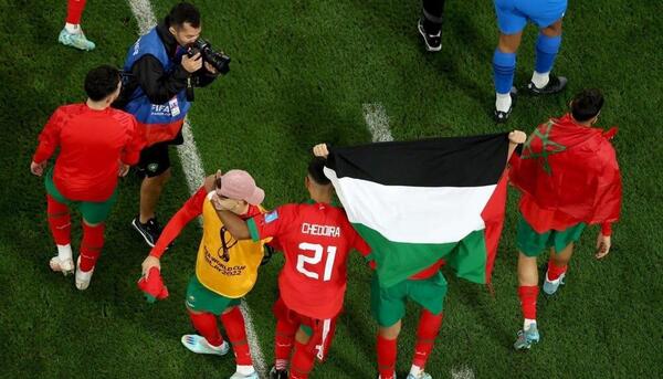 عکس پرچم فوتبالیست