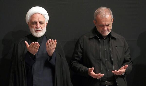 عکس رهبری و امام و پزشکیان