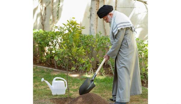 عکس رهبر لبنانی