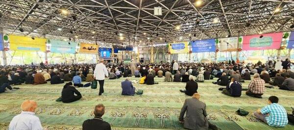 عکس های رهبری در نماز جمعه امروز