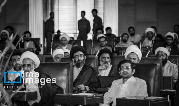 عکس جوانی های رهبر انقلاب